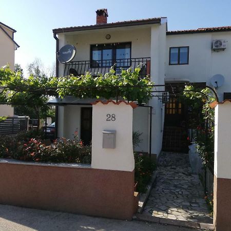 Family Apartman Luka Apartment Rovinj Exterior photo