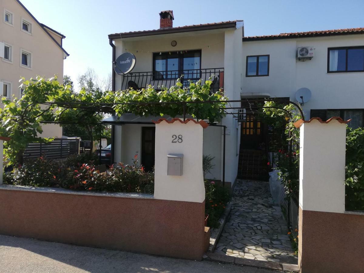 Family Apartman Luka Apartment Rovinj Exterior photo