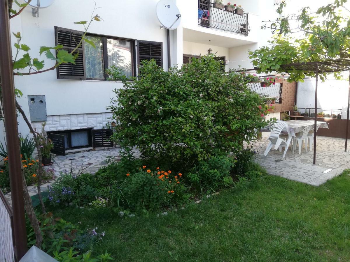 Family Apartman Luka Apartment Rovinj Exterior photo